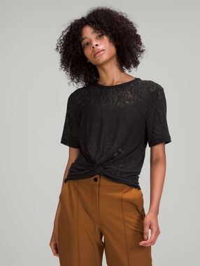 Lululemon Crescent Tee Short Sleeve Top Twist Front Burnout Veil Black Size 8